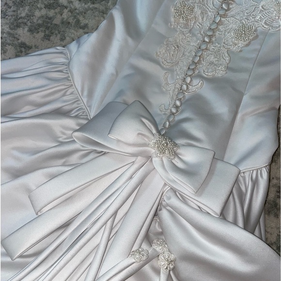 Off Shoulder Wedding Dress - Picture 7 of 9